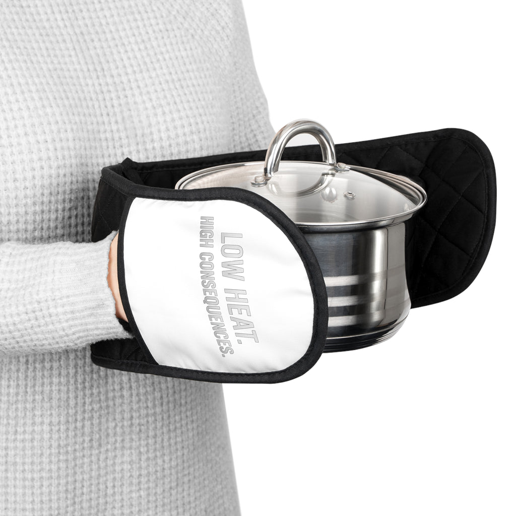 LOW HEAT. HIGH CONSEQUENCES.™ Oven Mitt